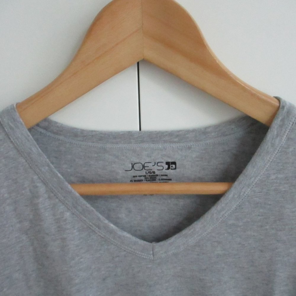 Joe's Jeans Tshirt Gray Vneck Size Large - Picture 6 of 9